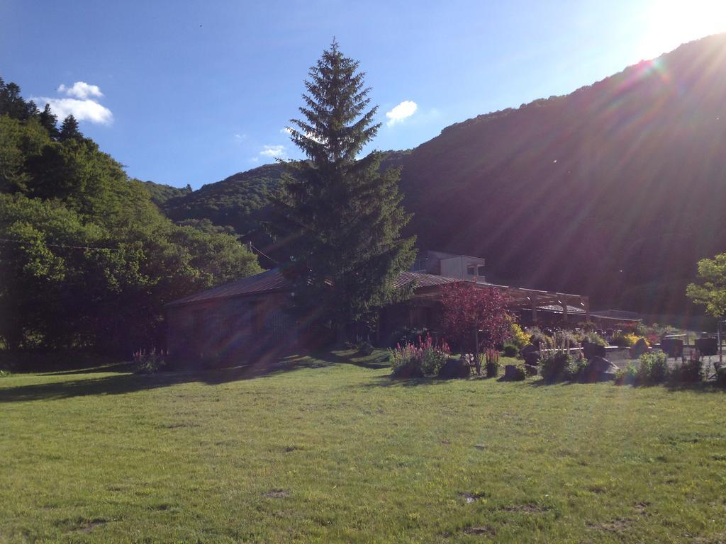 Aux 500 Diables Eco Lodge - Hotel Chambon-sur-Lac Dış mekan fotoğraf